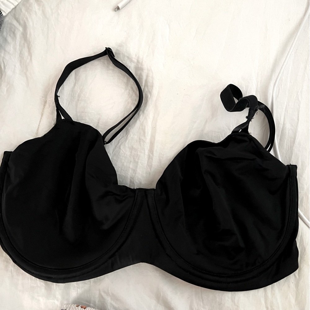 Black Victoria’s Secret Bra